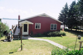 Forever Red Cottage on Cayuga Lake